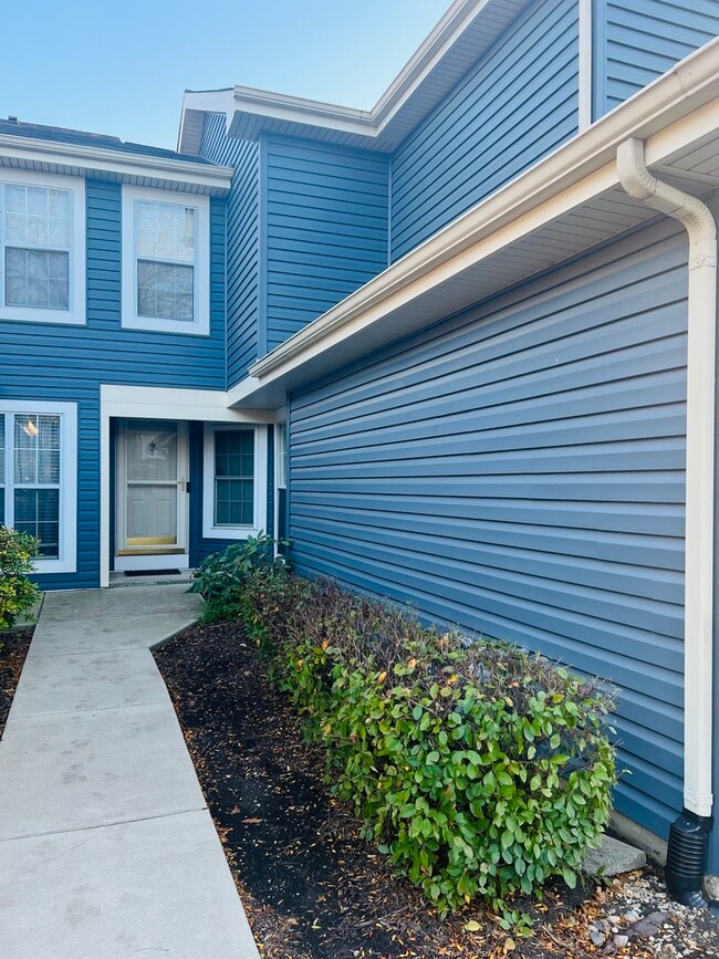 Photo - 1042 Ridgefield Cir