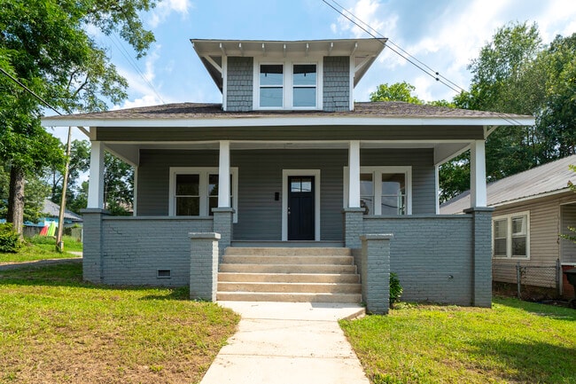 Building Photo - AOP