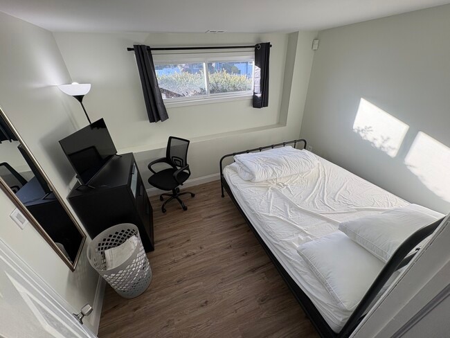 Photo - 35 Holiday Park Dr Unit 1