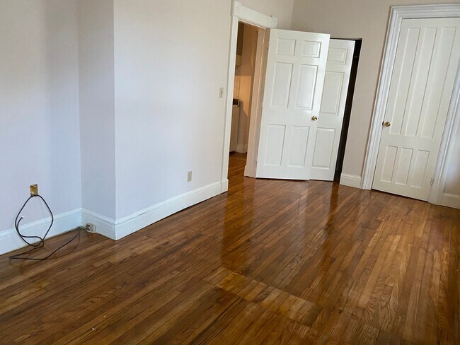 125 2nd Ave Unit 1W