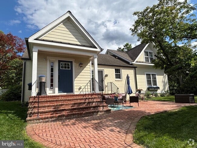 Building Photo - 4908 Bayard Blvd Rental