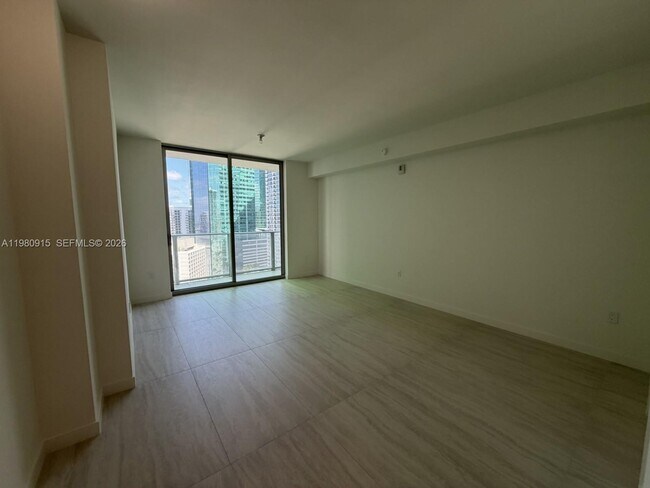 Photo - 77 SE 5th St Unidad 3204