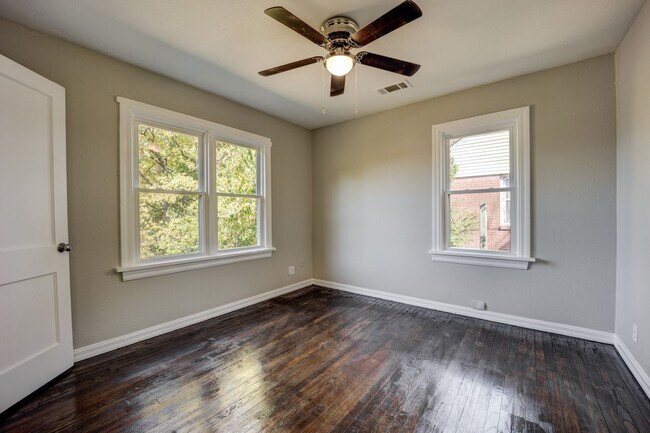 Photo - SF-604-2101 South V Street Duplex Apartment Unit 2103 South V Street