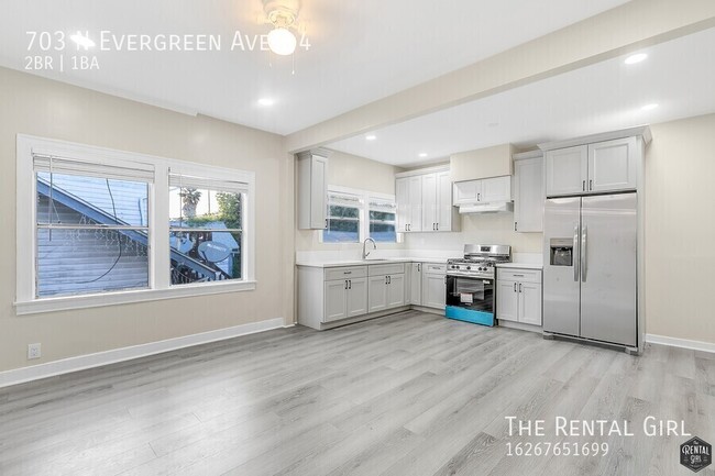 Building Photo - 703 N Evergreen Ave Unit 4 Rental
