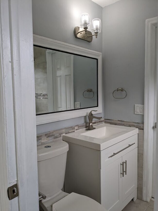 Photo - 209 Avondale Dr Unit 1 East