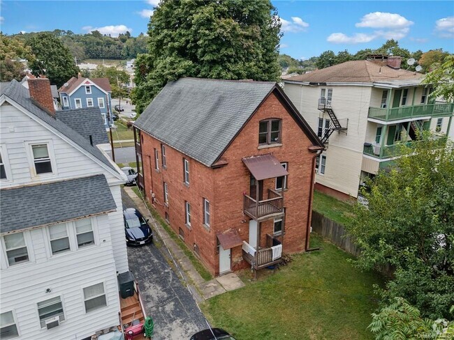 Building Photo - 236 Mansion St Unit 2 Rental