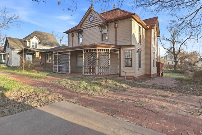 Photo - 609 E Harrison Ave