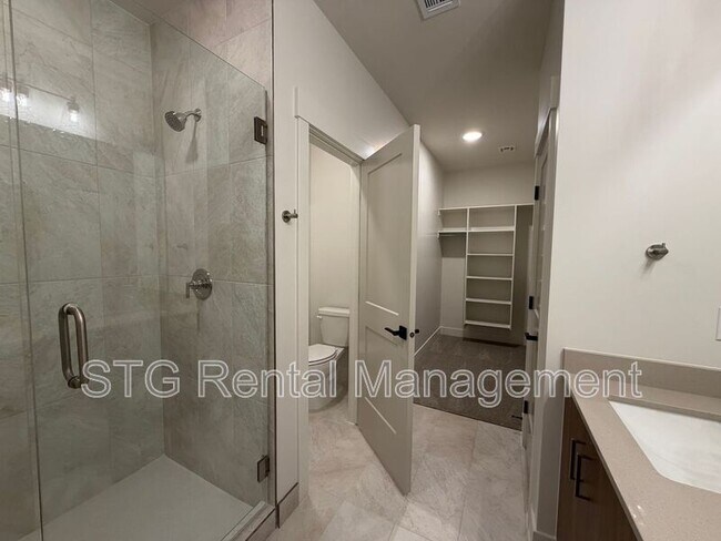 Photo - 622 Hemsworth Ln