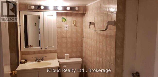 Photo - 547 Lauder Ave