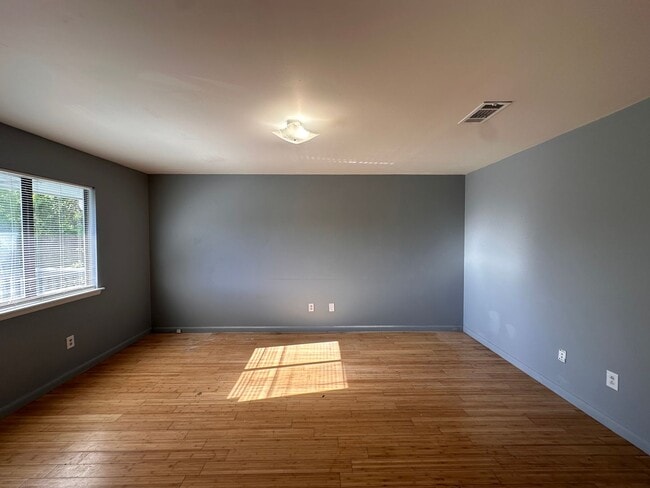 Photo - 107 Sea Parc St Unidad C