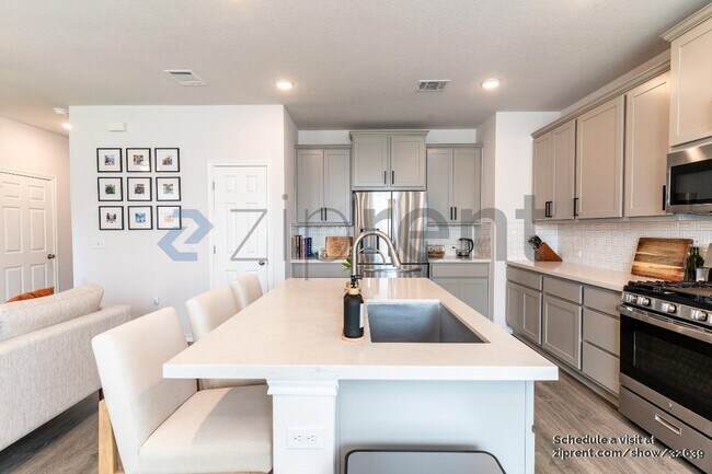 Photo - 15705 Singh Dr