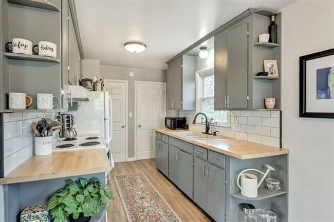 Photo - 105 Piedmont Ave S