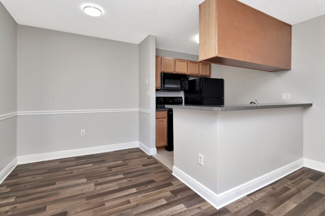 Photo - Water Front 1 Bedroom 1 Bath Condo for Rent in Brandon - 2nd Floor - Incredible Views Unit 205