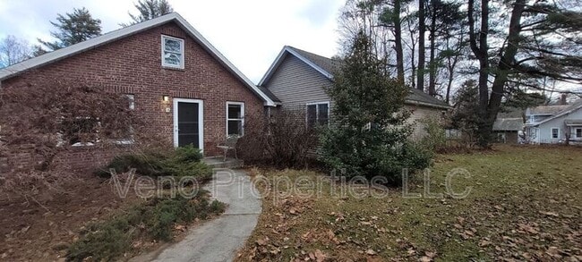 Building Photo - 16 Maple Ave