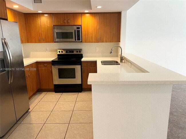 Photo - 5600 Collins Ave Unit 4E