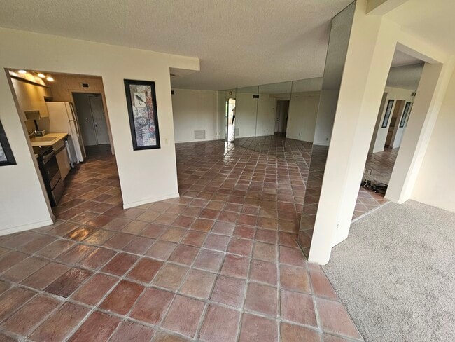 Building Photo - 4770 Fountains Dr S Unit 303