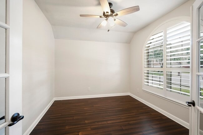 Photo - 5802 Sawyer Bend Ln