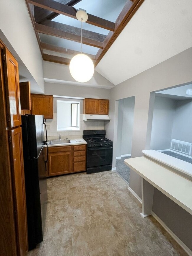 15 Suntop Ct Unit 301