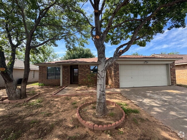 Building Photo - Stunning 3-Bedroom Haven with Cozy Firepla... Rental