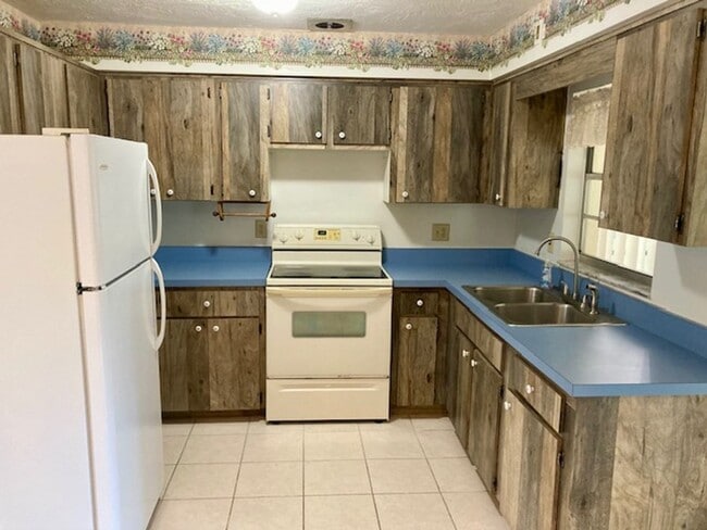 Photo - 2 bedroom, 1.5 bath home with carport