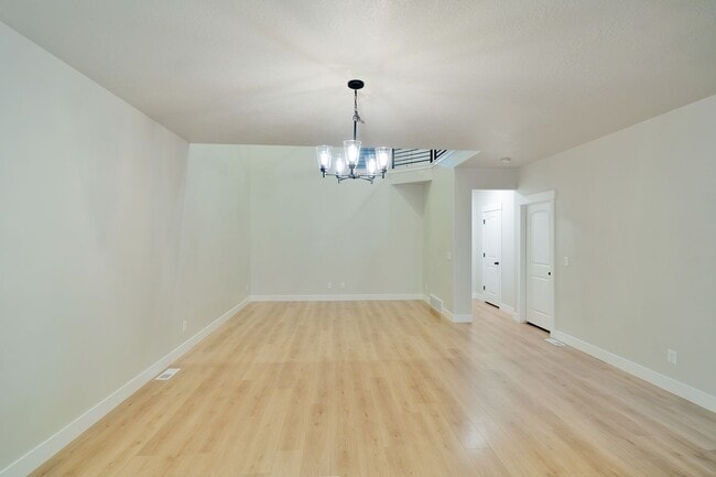 Photo - Pet Friendly Townhome in Willow Point – 3 ...