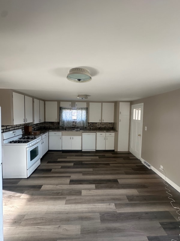 Building Photo - 822 2nd Ave SE