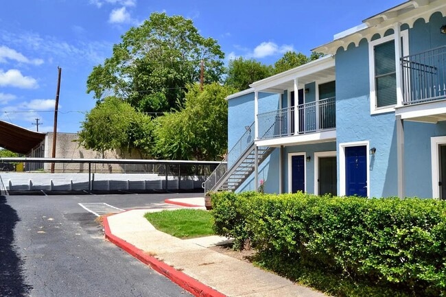 Photo - *Choose Your Special!* Spacious Fully Renovated 2-Bedroom Apartment in Alamo Heights ISD Unit 105