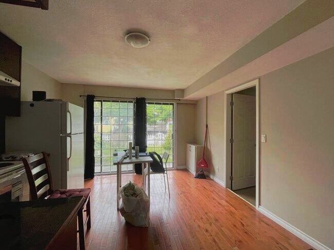 5390 Cecil St
