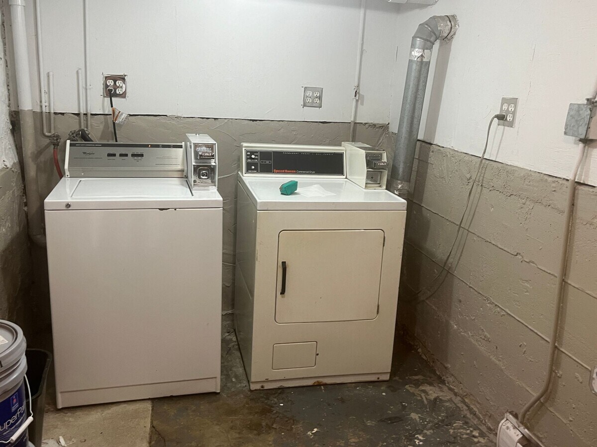 Photo - 1030 W George