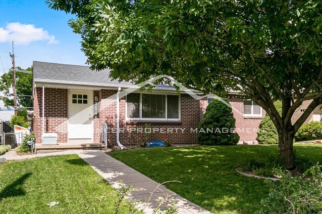 Building Photo - Spacious Home 54rwith Central AC and Two C...