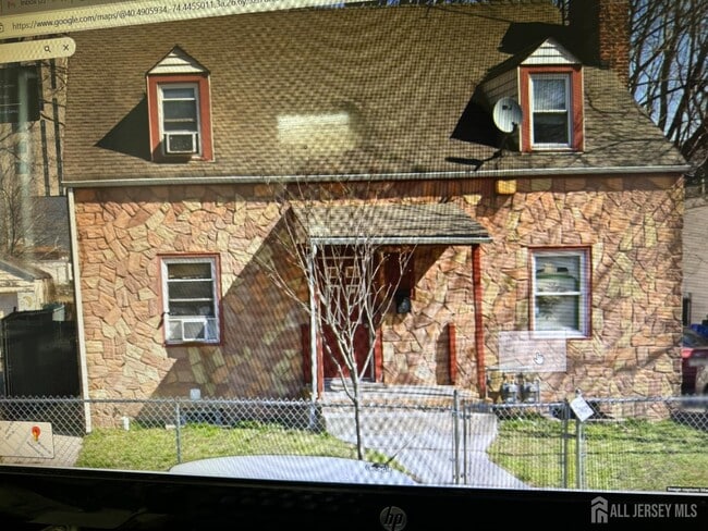 Photo - 97 Welton St