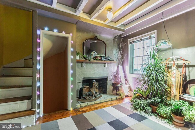 Photo - 136 Carpenter St