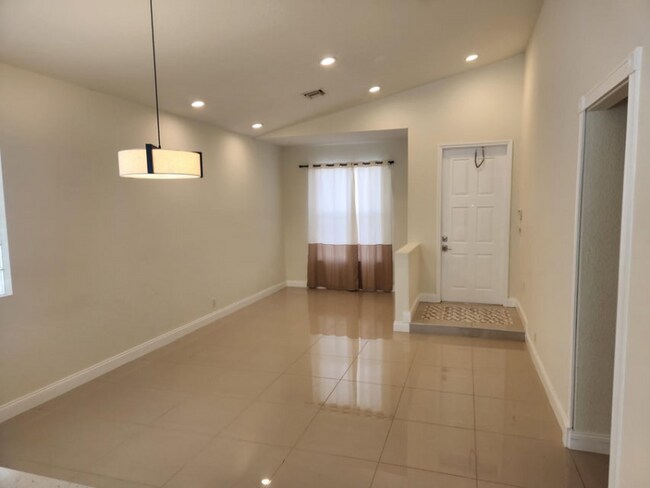 Photo - 5146 Massy Dr