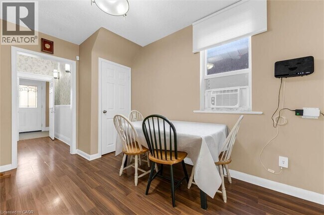 Photo - 205 Ferguson Ave S
