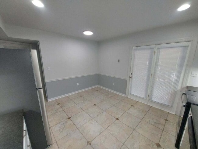 Photo - Beautiful Roanoke 2 bed 2 bath Duplex