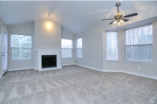 1BR, 1BA - 798 SF