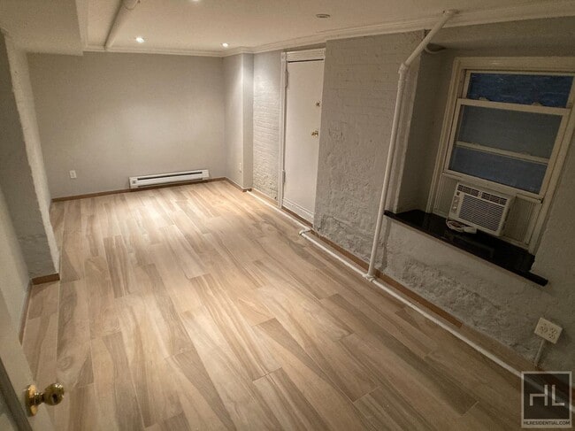 Building Photo - LEROY ST. Unit 1A Rental
