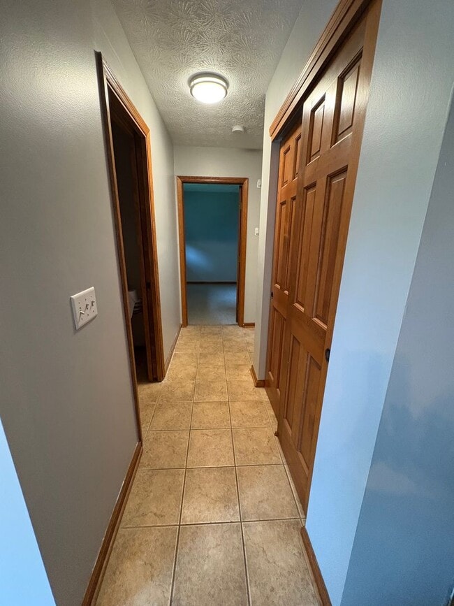 Photo - Beautiful Tri-level Home in Centerville