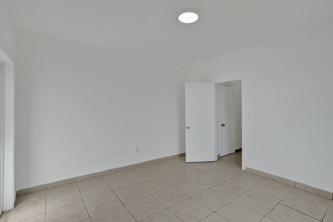 Photo - 2160 Bay Dr Unidad 1-1