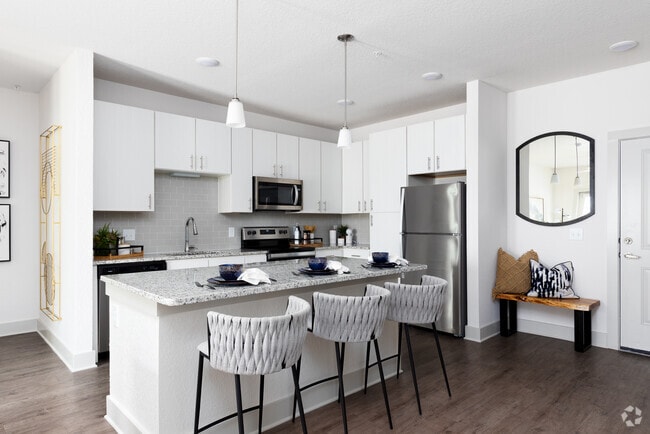 2BR, 2BA - 1171SF
