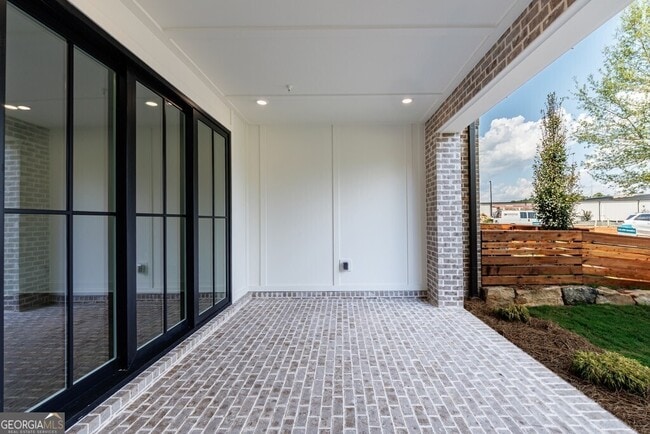 Photo - 10744 Davis Dr