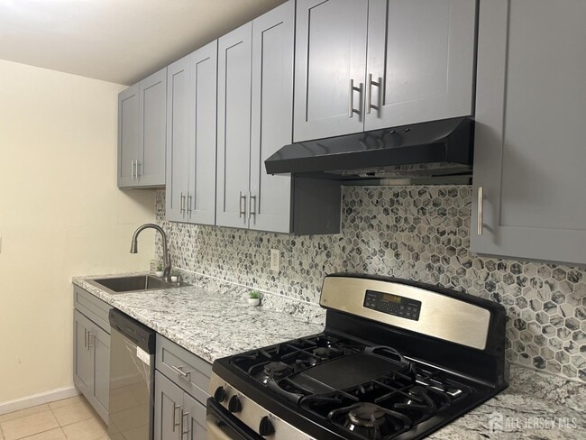 Building Photo - 211 College Dr Rental