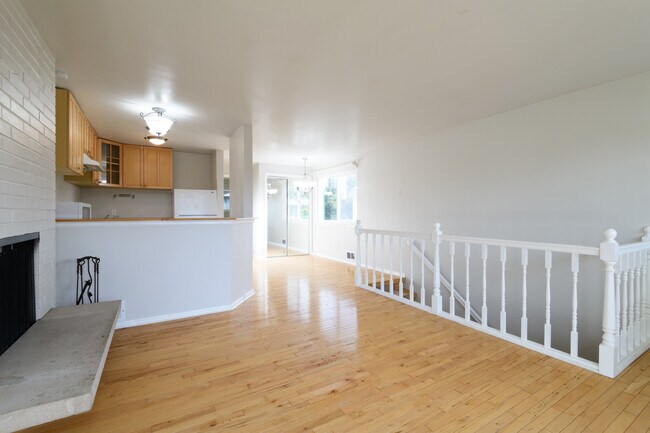 Photo - 901 5th Ave N