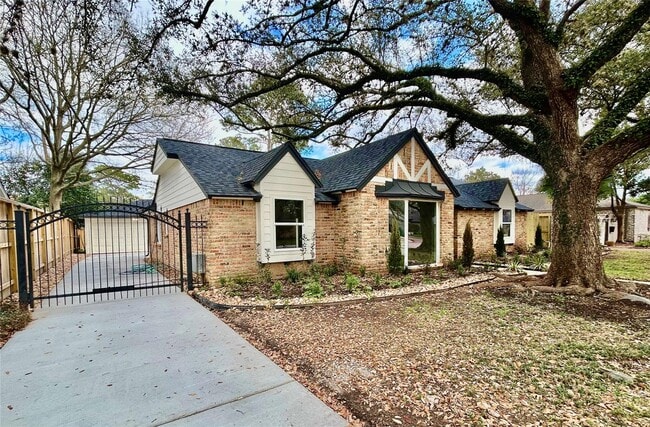 2511 Briarpark Dr
