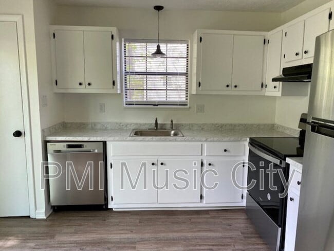 Photo - 206 Reeves St Unit B