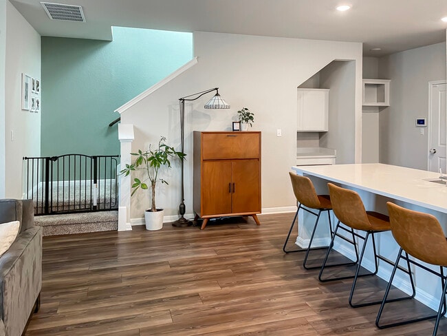 Photo - 897 Lone Peak Way