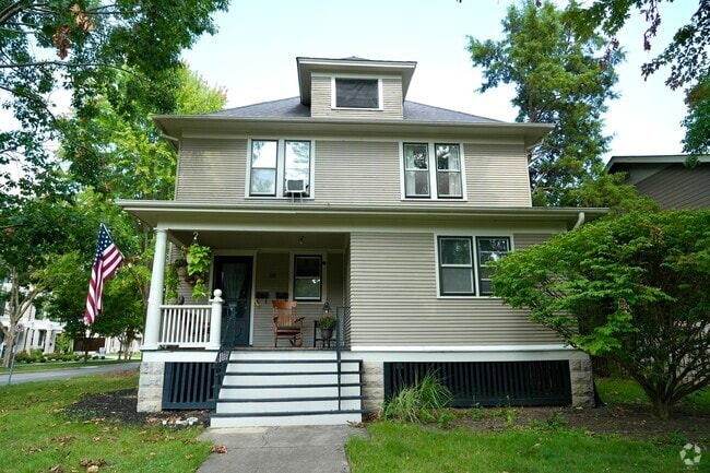 Building Photo - 28 N Wright St Rental