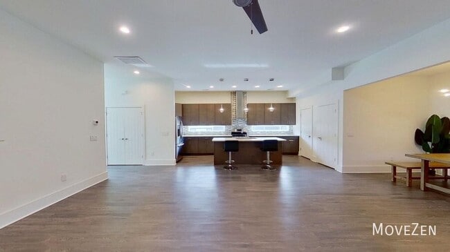 Photo - 1121 N Alexander St