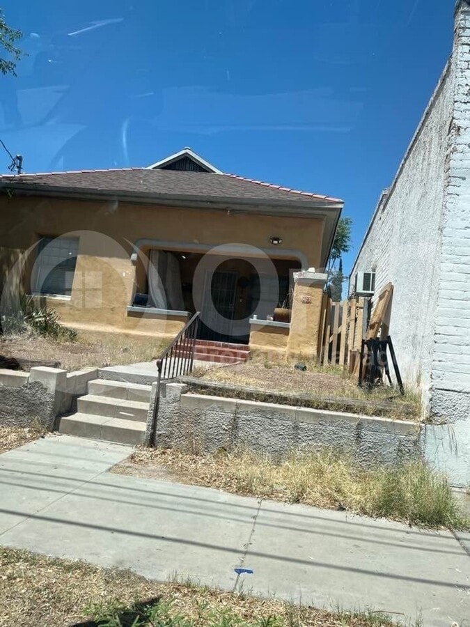 Photo - 427 N 3rd Ave House