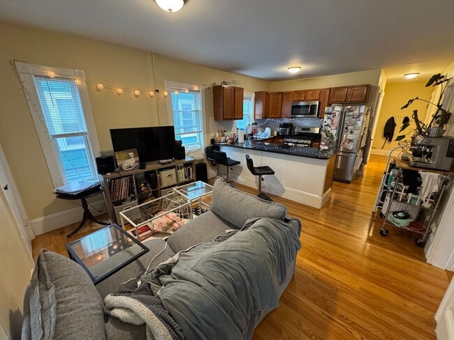 Building Photo - 42-44 Gorham Unit Apartment #2